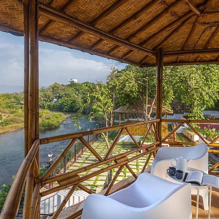 Saffronstays Riverfront Manor, 5-Bdr Pool Villa By Pej River 卡尔贾特 外观 照片
