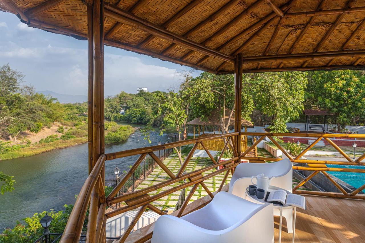 Saffronstays Riverfront Manor, 5-Bdr Pool Villa By Pej River 卡尔贾特 外观 照片