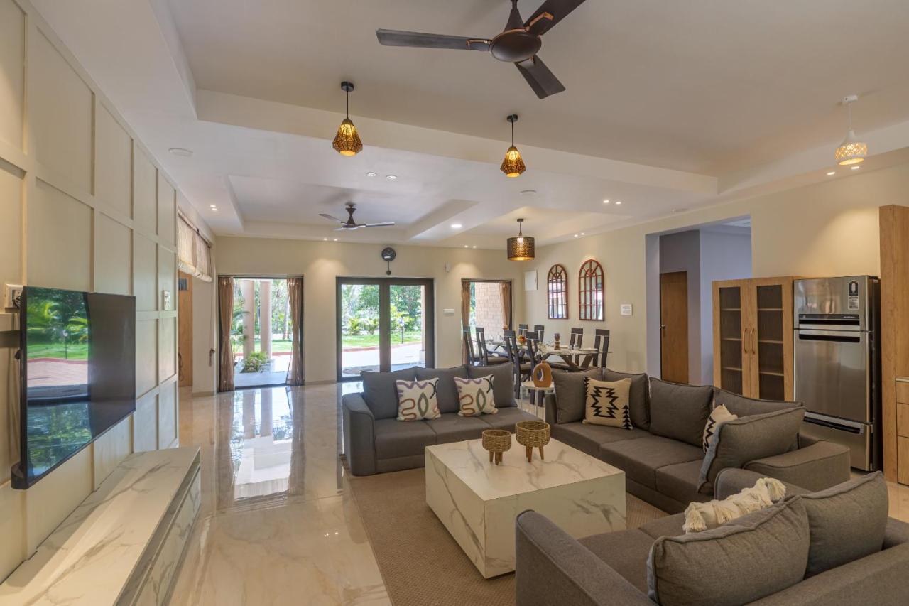 Saffronstays Riverfront Manor, 5-Bdr Pool Villa By Pej River 卡尔贾特 外观 照片