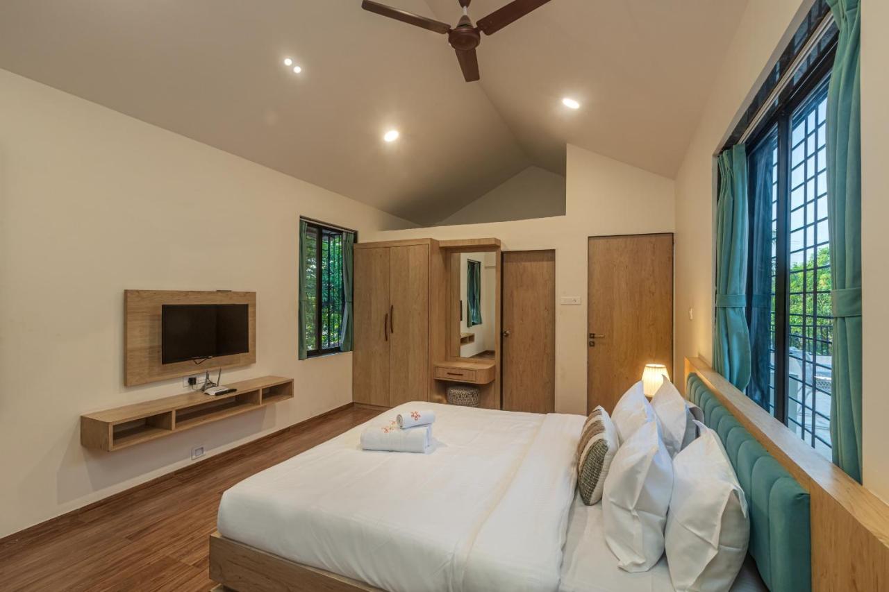 Saffronstays Riverfront Manor, 5-Bdr Pool Villa By Pej River 卡尔贾特 外观 照片